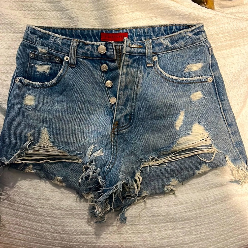 Signature jean shorts size small.